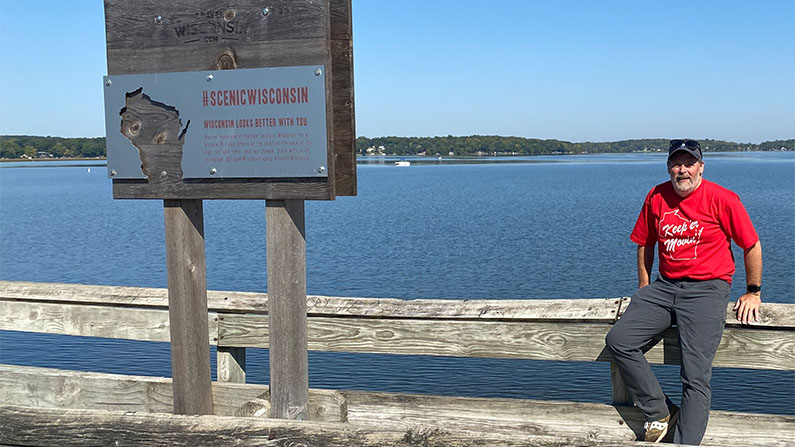 Travel Wisconin Selfie Stand