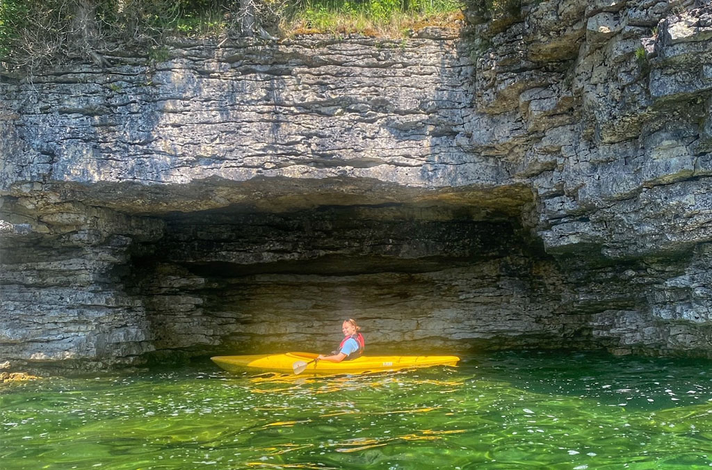 Cave Point Kayak Guide: an Epic Wisconsin Kayaking Experience.