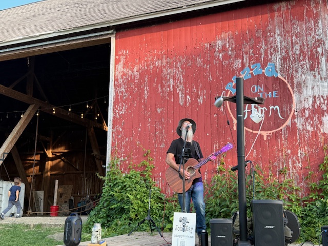 Pizza-on-the-farm-singer Pizza on the Farm Singer